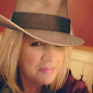 Meet your Posher, Janet